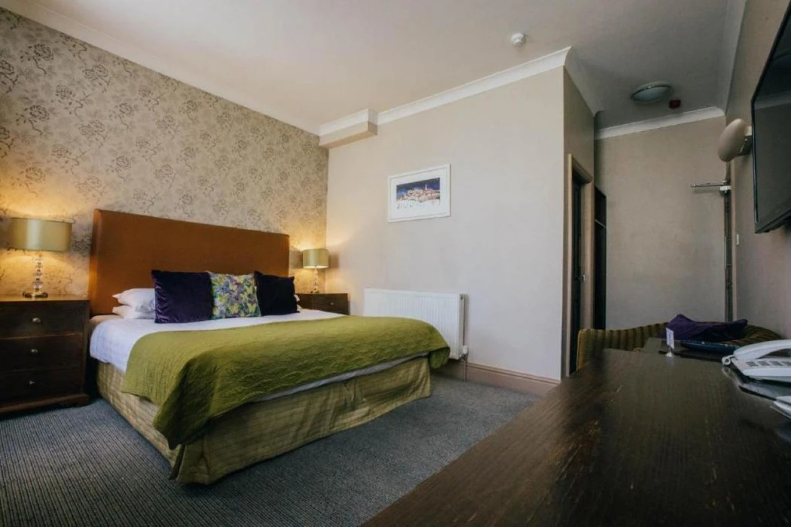The Sun Hotel & Bar