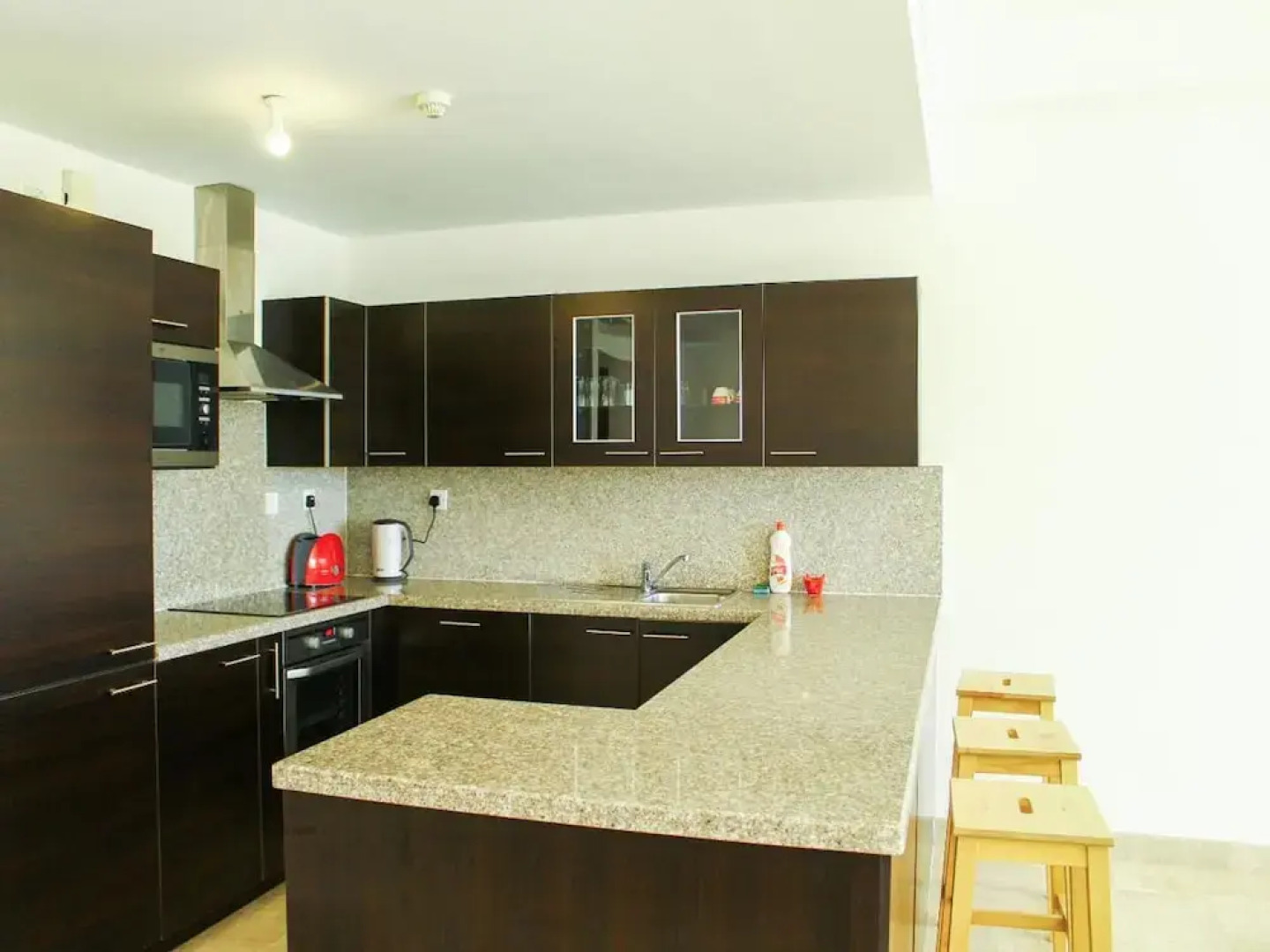 Spacious Apartment Retreat