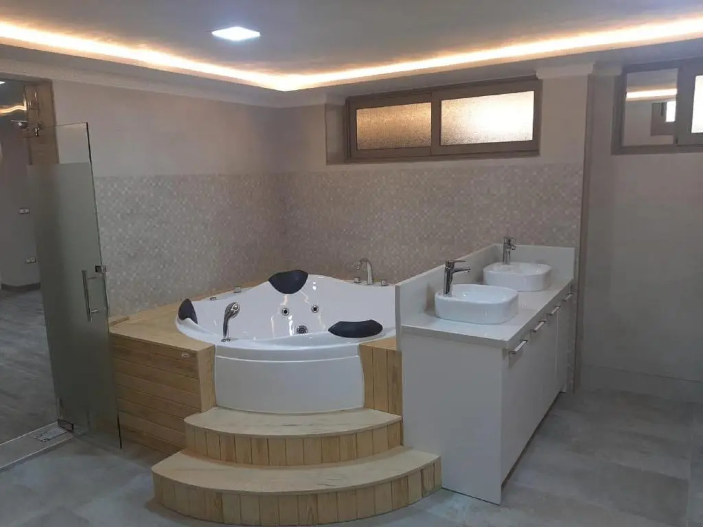 Luxury 9-bed Villa, Pool,Gym,Spa,Cinema,Games Room