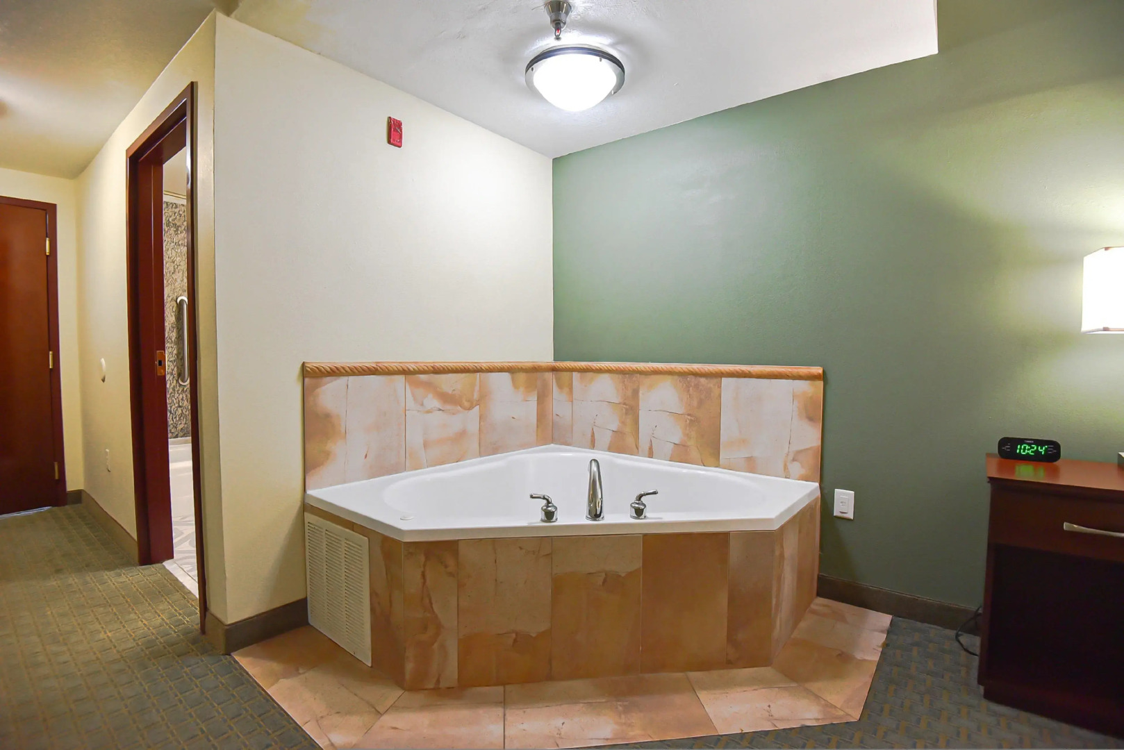 Holiday Inn Express & Suites Cocoa by IHG