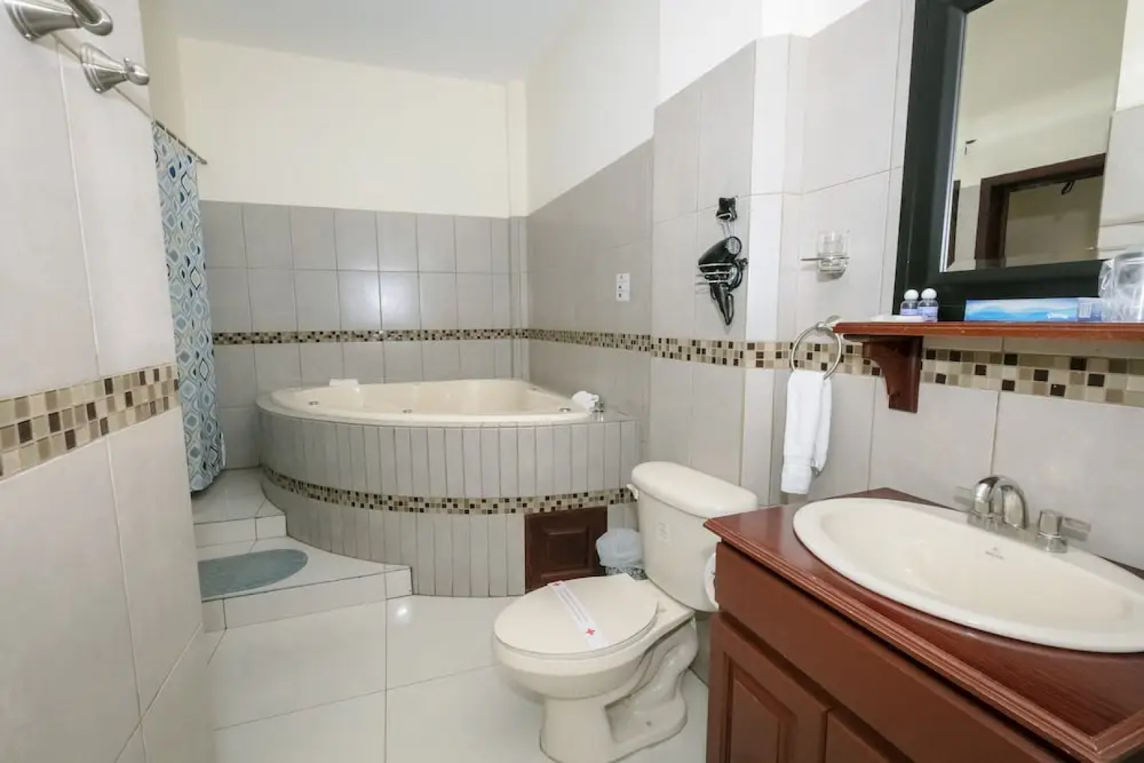 Hotel Mediterraneo Inn