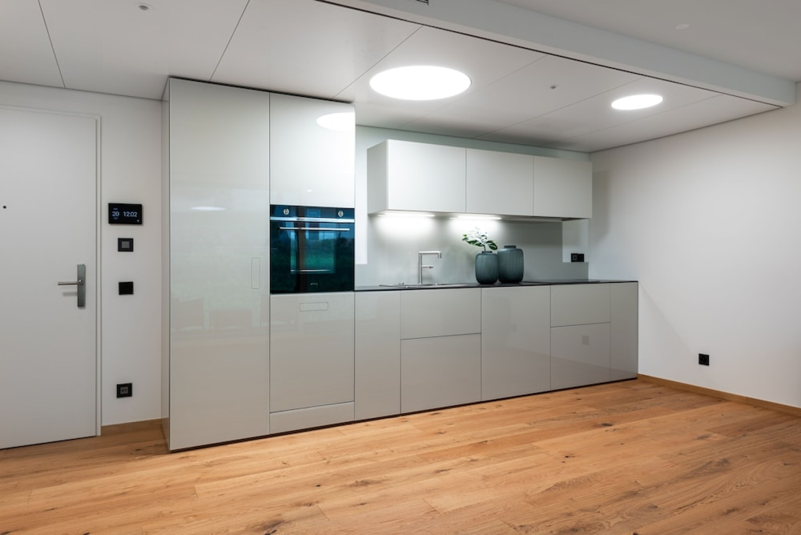 Modern, Simple and Super-equipped Style Apartment