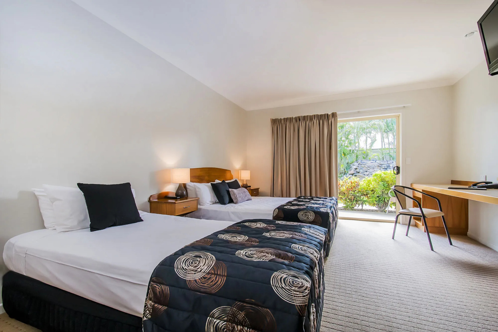 Shamrock Gardens Motel