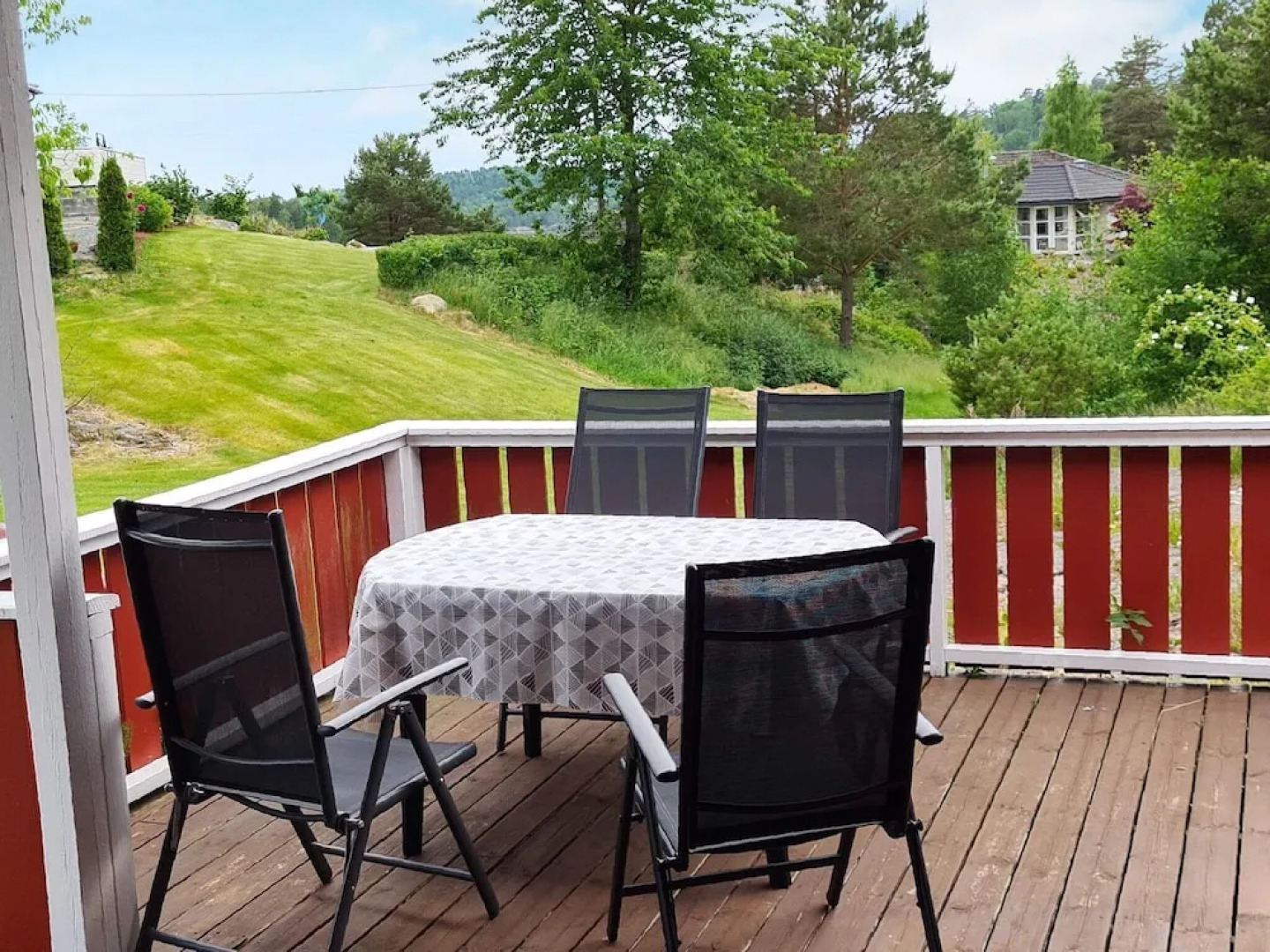 10 Person Holiday Home in Staubø