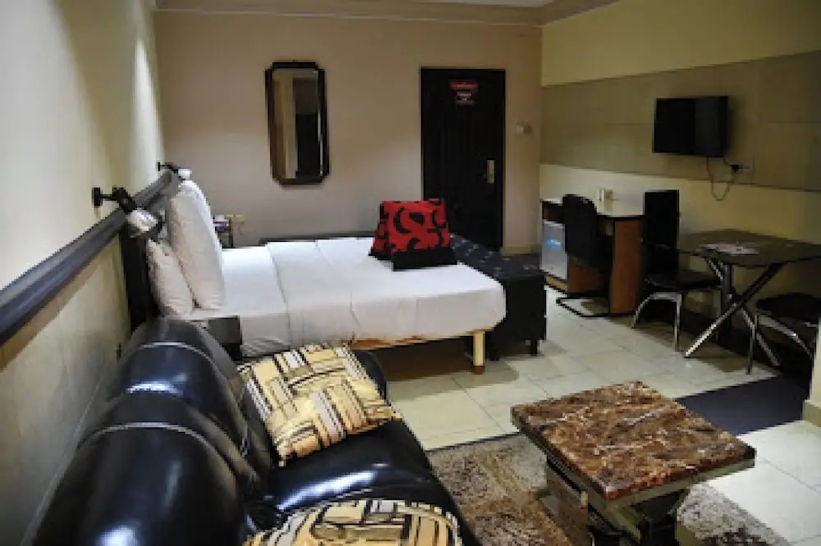 Room-choice Gate Hotel-business Double