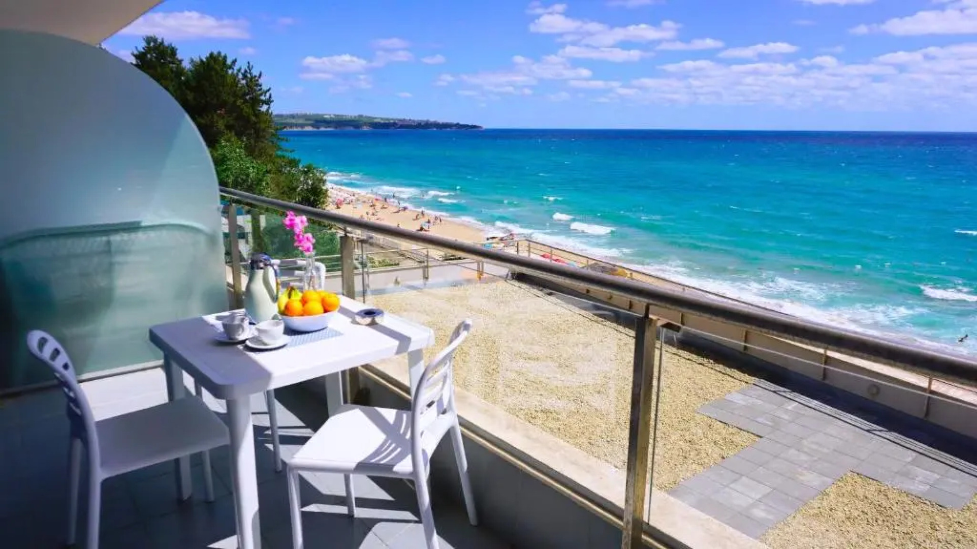 Aurora apartments on the beach