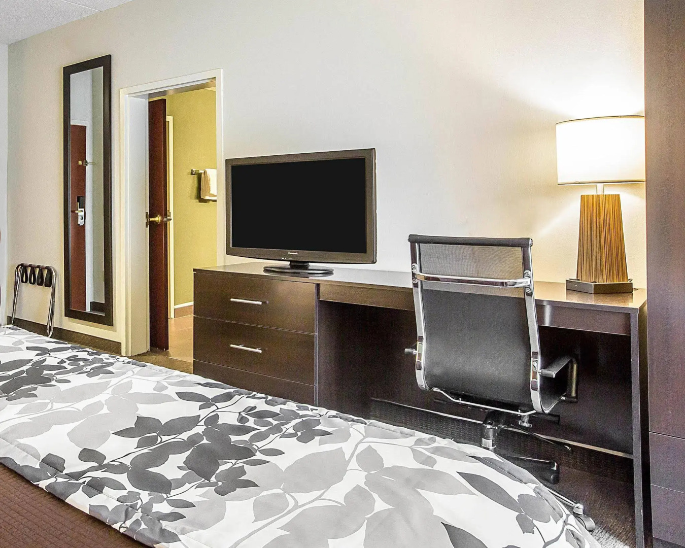 Sleep Inn & Suites Queensbury - Lake George