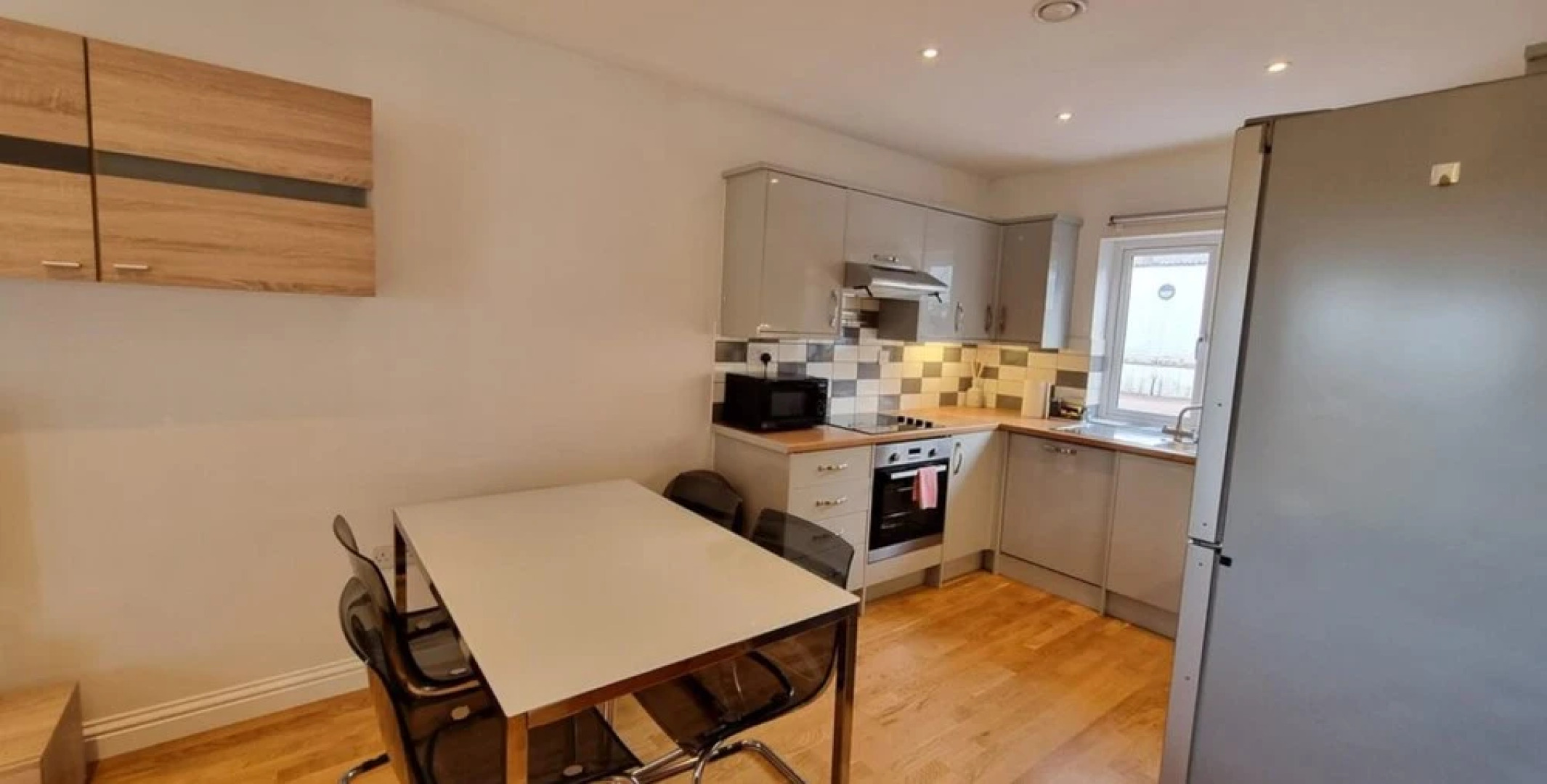 Cliffe House by Kasar Stays