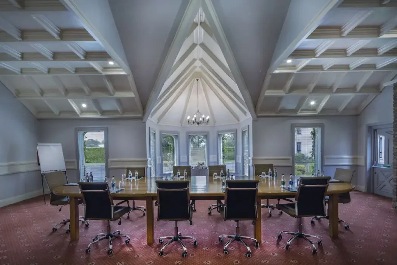 Treacys Oakwood Hotel