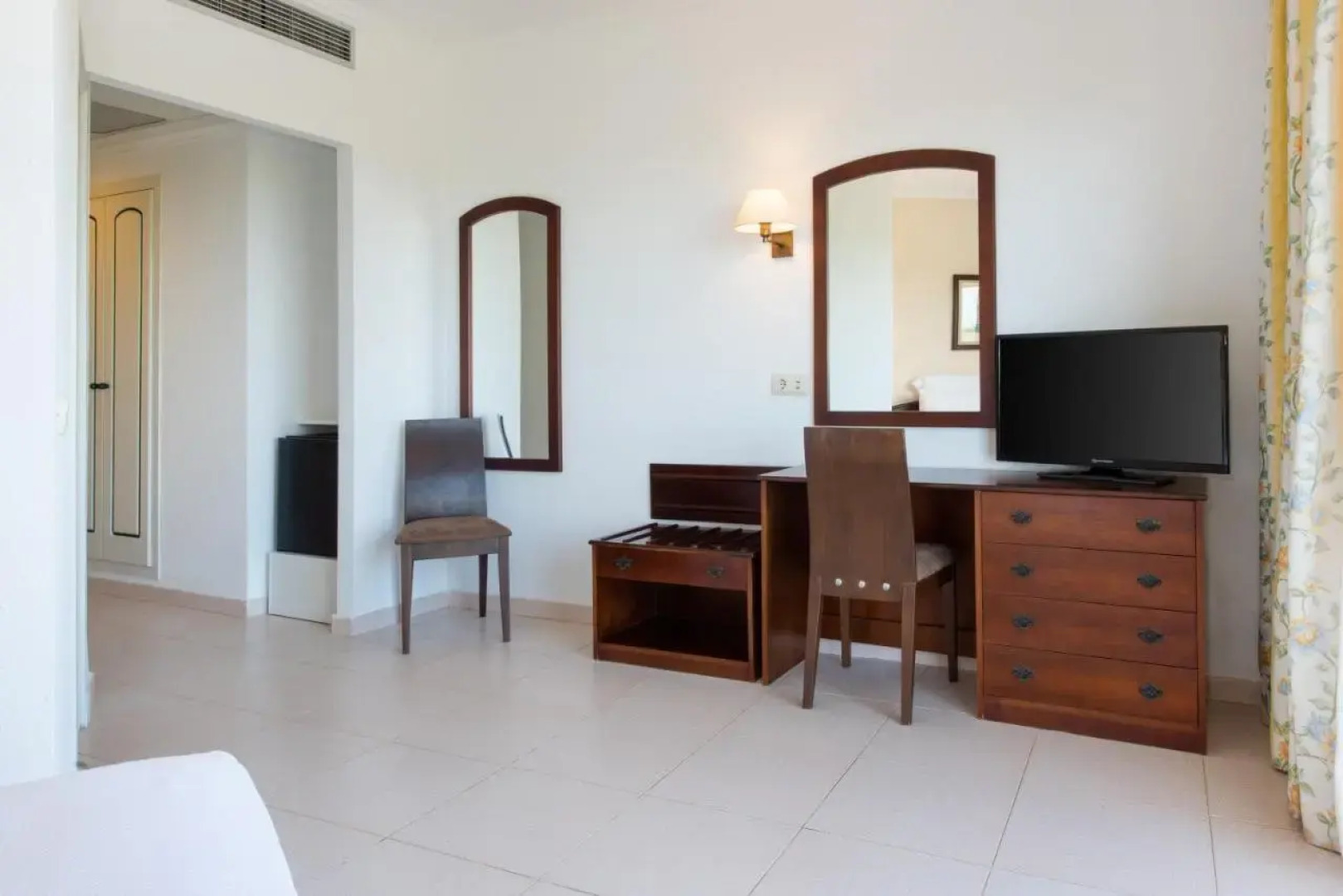 Valentin Son Bou Hotel