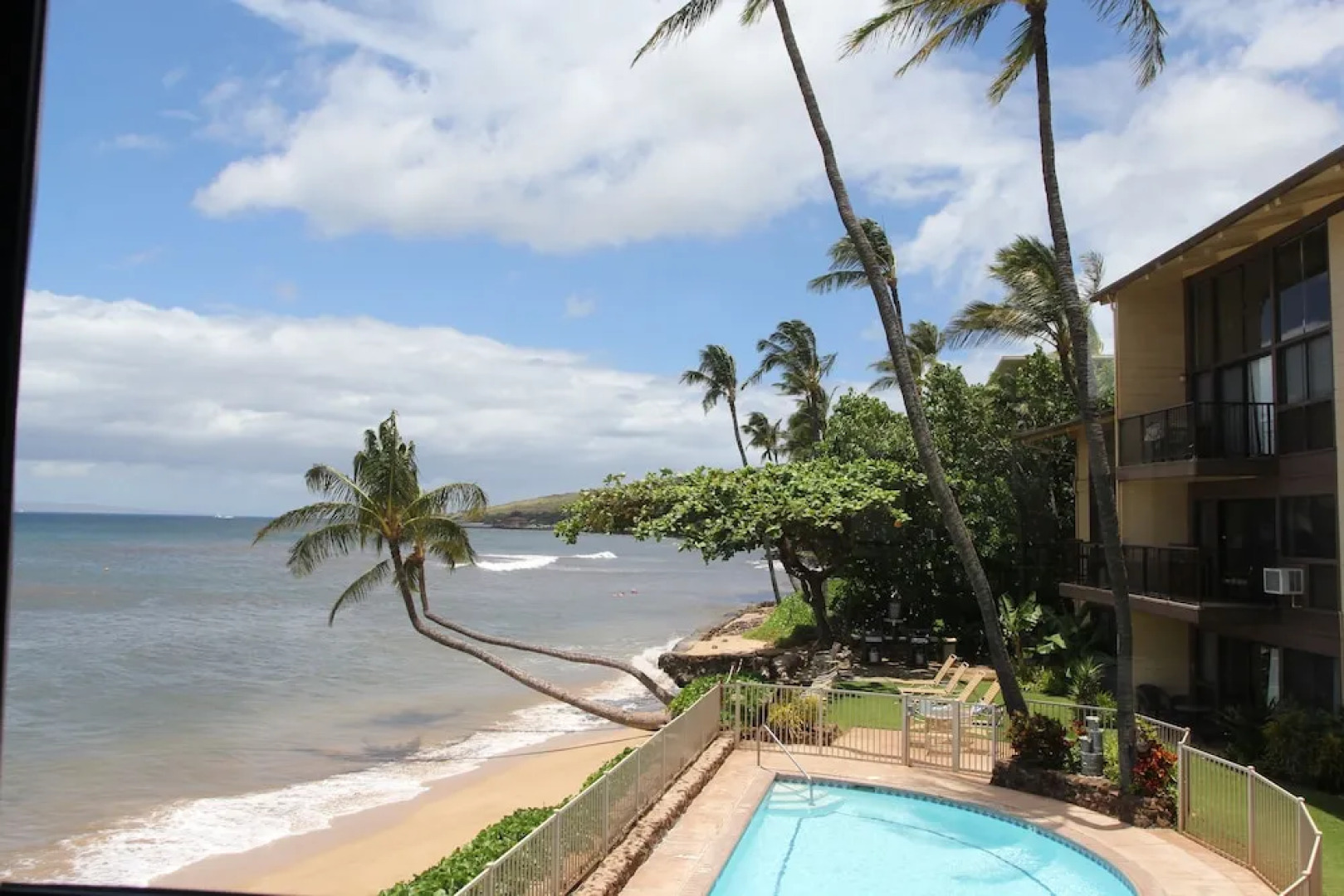 Hono Kai # B4 2 Bedrooms 2 Bathrooms Condo