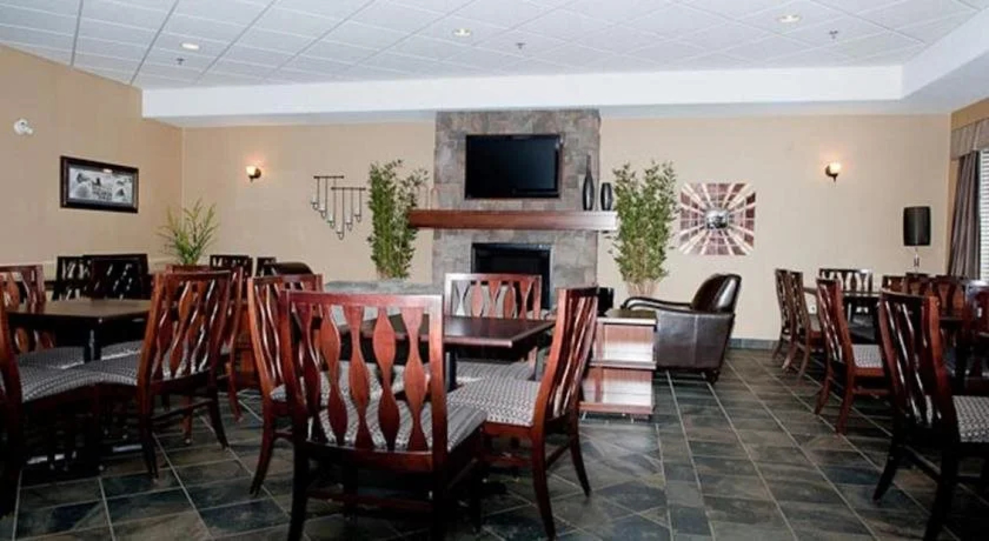 Paradise Inn & Suites Valleyview