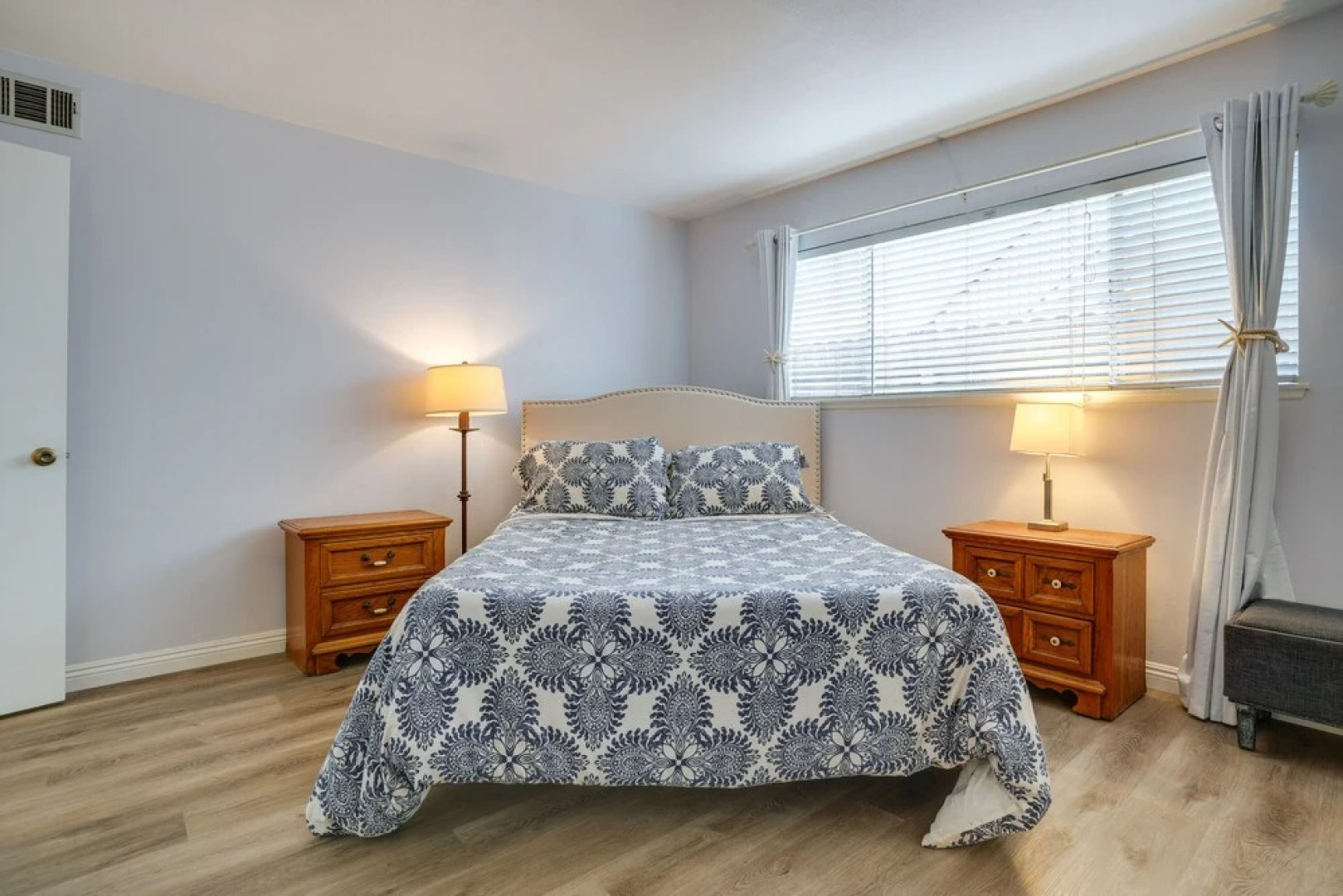 Viva Ventura: Duplex With Patio - Walk to Beach!