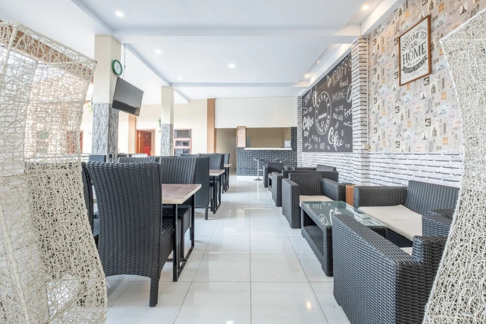 D' Exclusive by Oyo Rooms