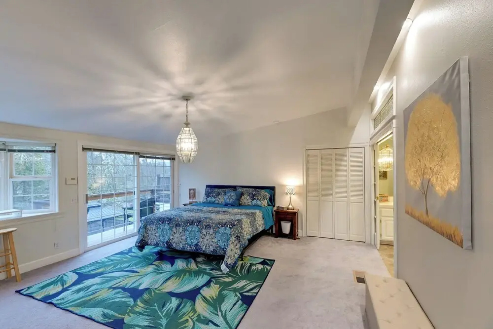 Spacious Grants Pass Home w/ Hot Tub & Views!