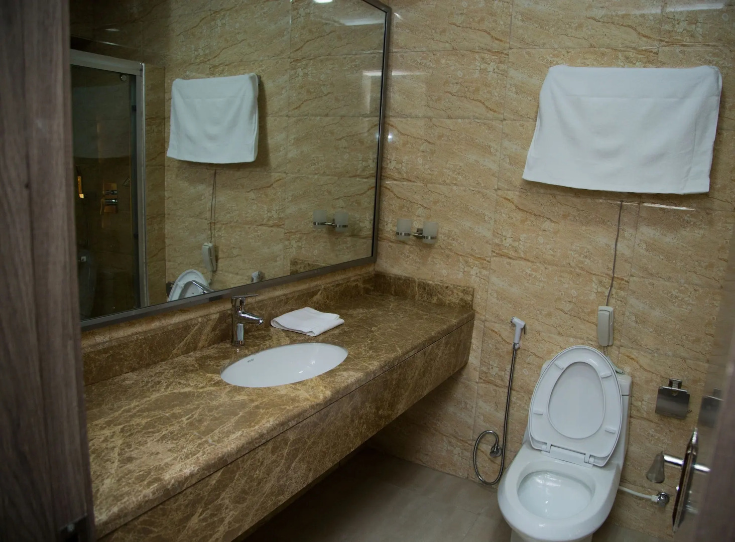 Maxbe Continental Hotel