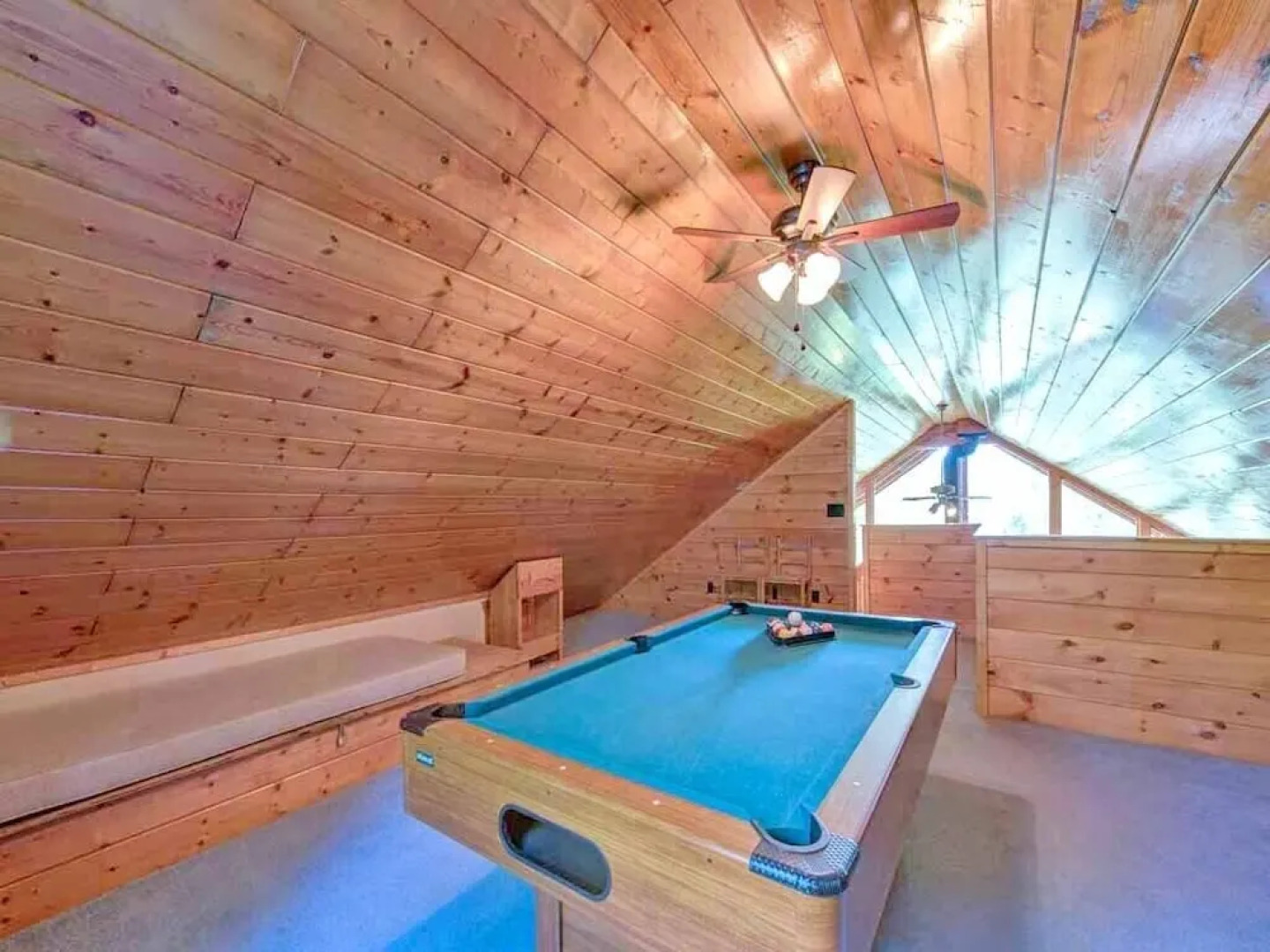 Seneca 1 Bedroom Home with Hot Tub