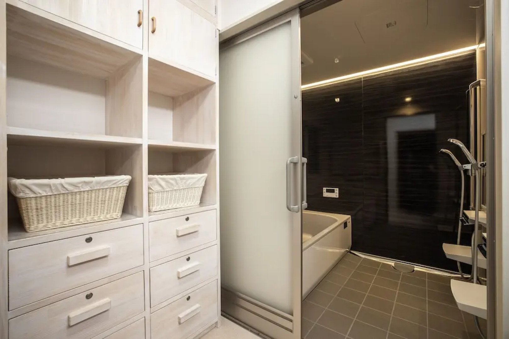 Temple Hotel Shorekizi