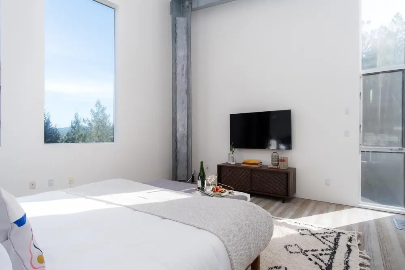 Blue Steel - Ultramodern Architectural Masterpiece w Gorgeous Views