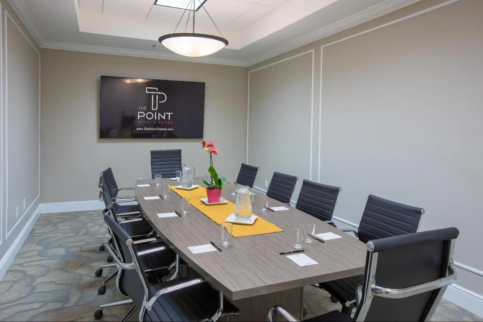 The Point Hotel & Suites