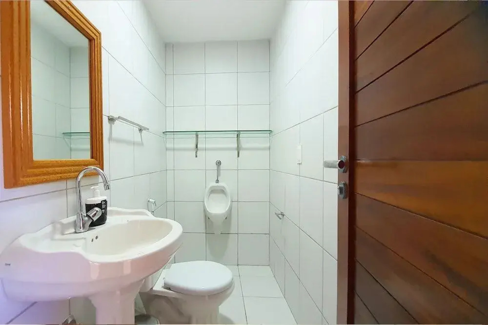 CASA TRíPLEX AO LADO DA PRAIA DO IGUAPE