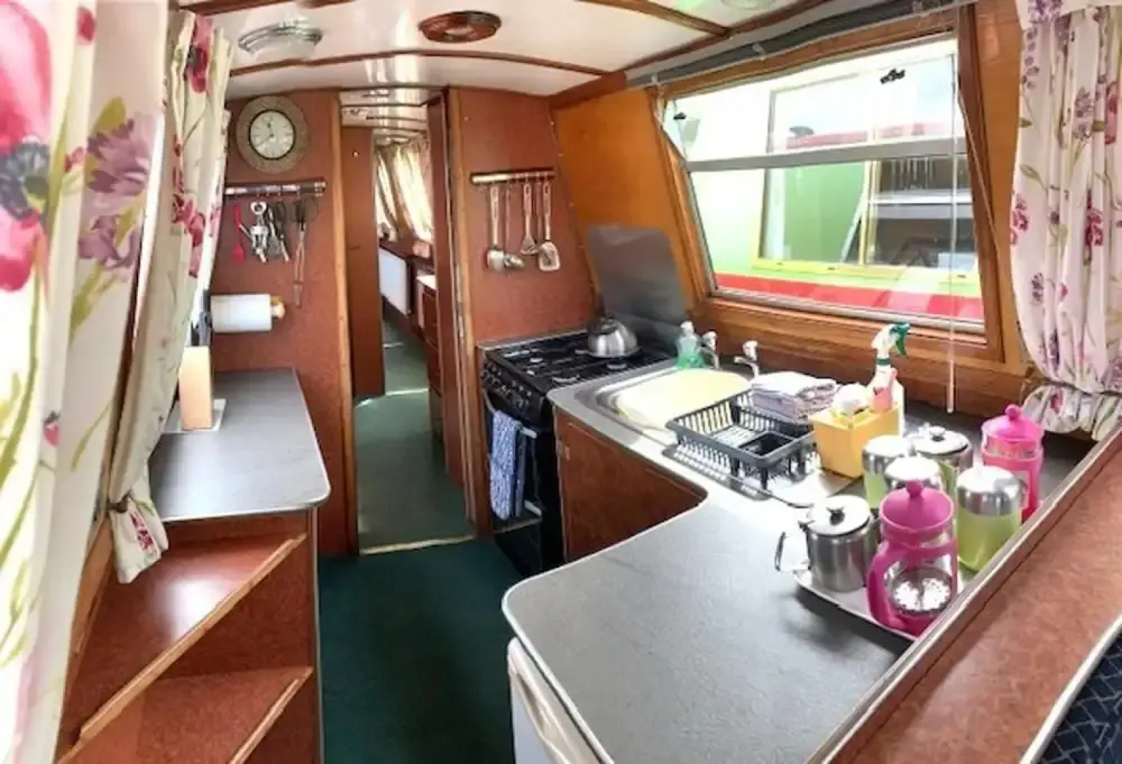 Stone - Boat - Sleeps 8 - Pet Friendly-85ws