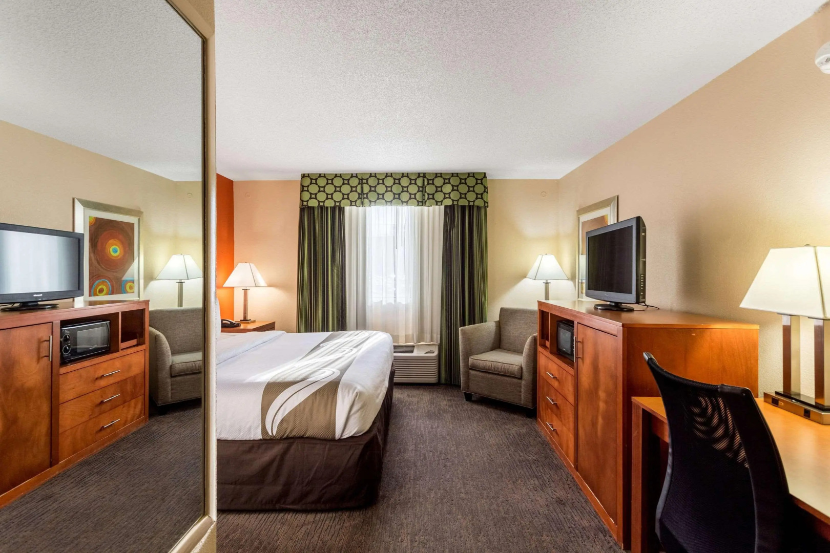 Comfort Inn & Suites Nashville Downtown – Stadium
