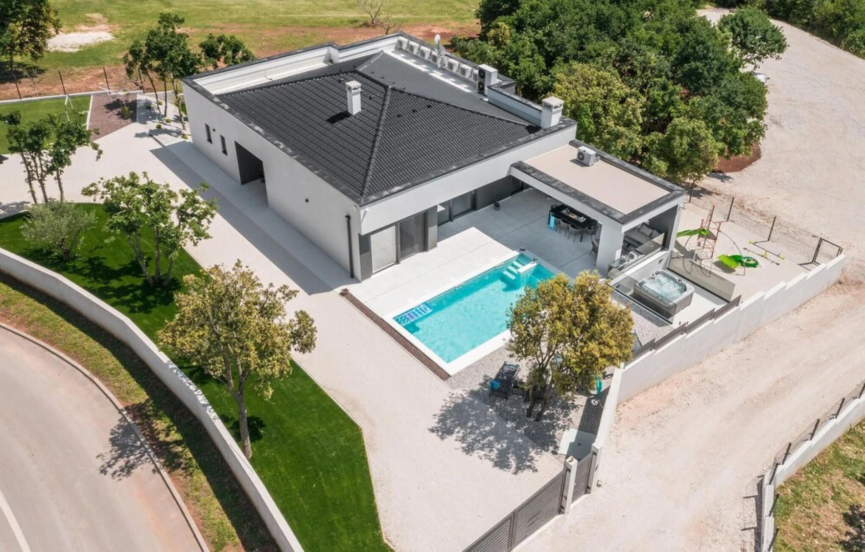 Beautiful Home in Rebici with Hot Tub, Sauna & 4 Bedrooms