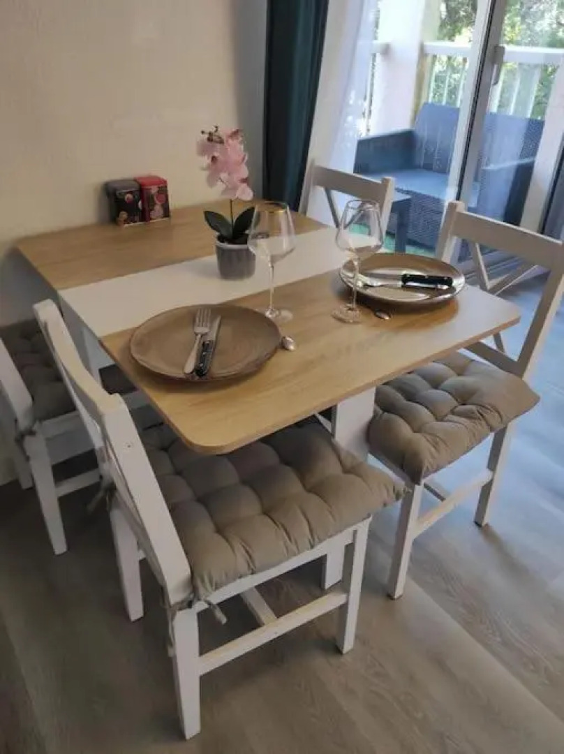 Charmant studio climatisé 24 m2 terrasse à 100m de la plage