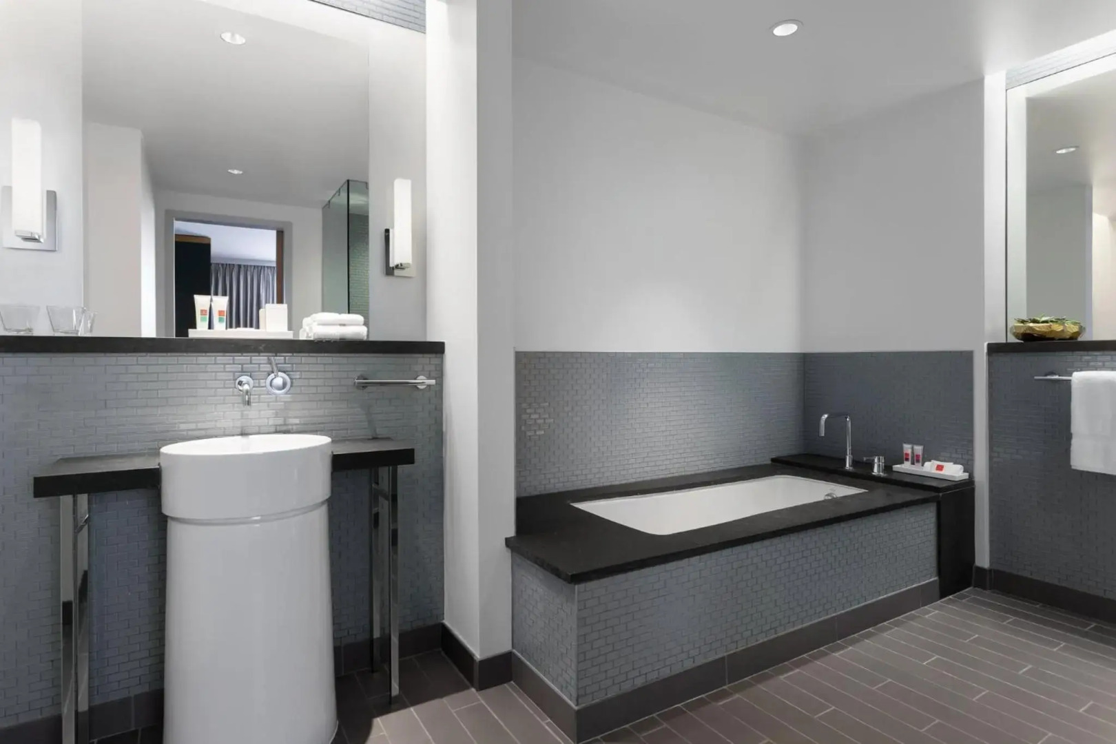 Loews Chicago O'Hare Hotel