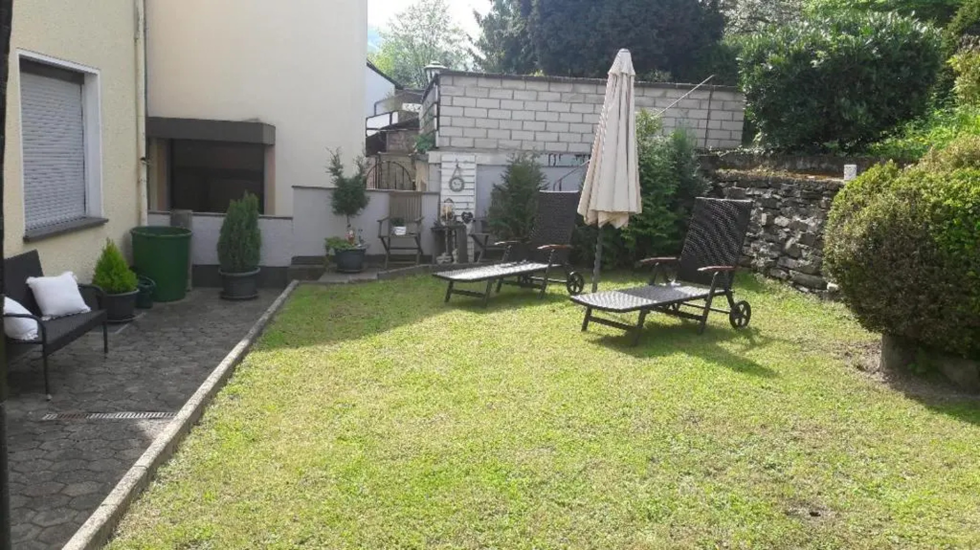 Gästehaus Burgberg, Weinhaus Fries