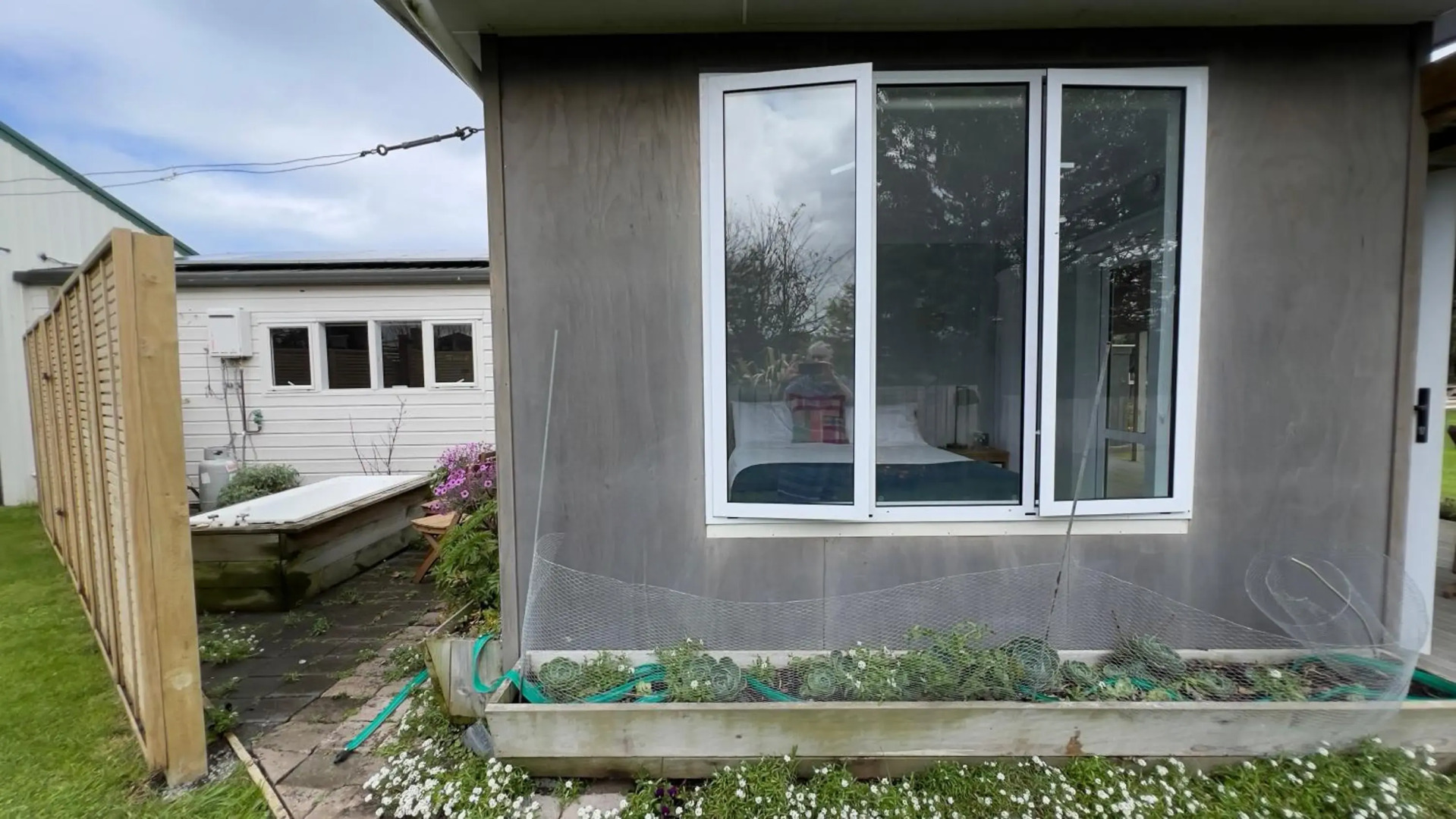 @Taradise-Opunake - eco-friendly Coastal hideaway