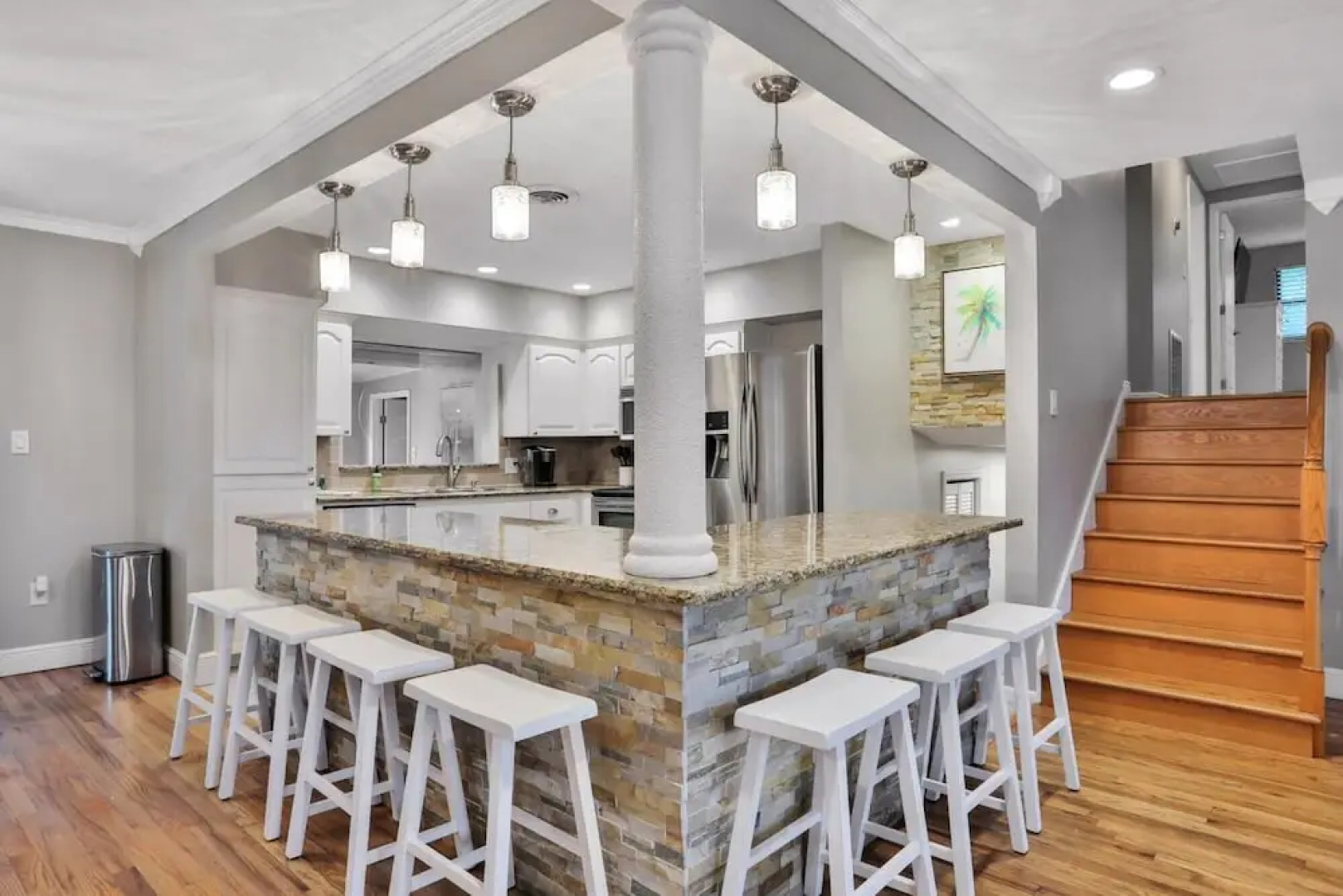 Kiss the Wave - Spacious 4BR 3BA w Pool hot tub