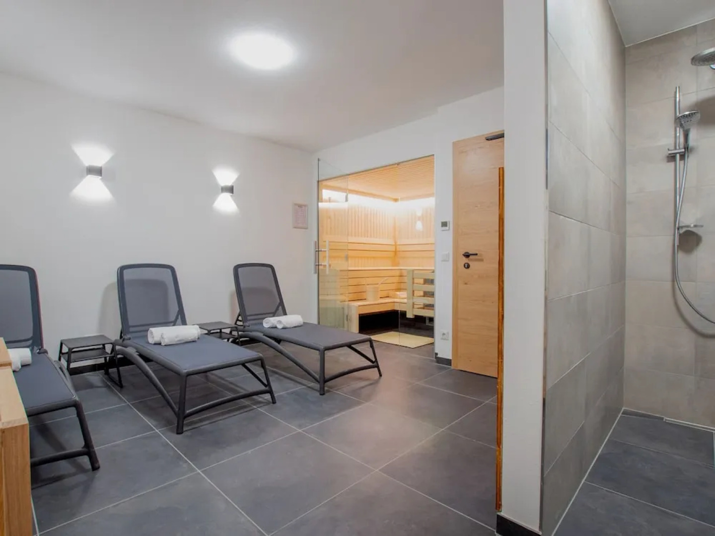 Spacious Chalet With Sauna in Krimml, Near the Ski-bus Stop