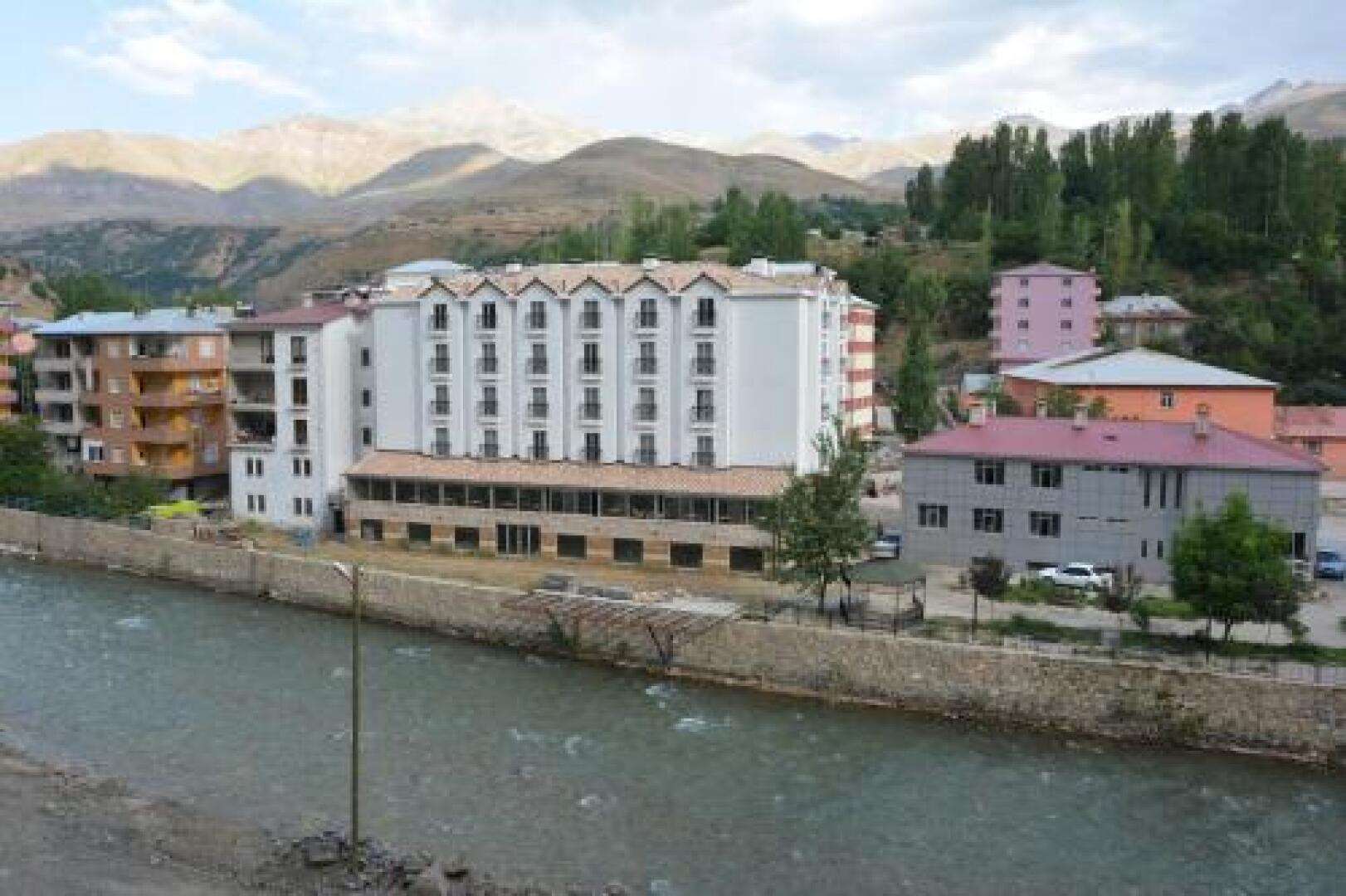 Mirava River Suites Hotel