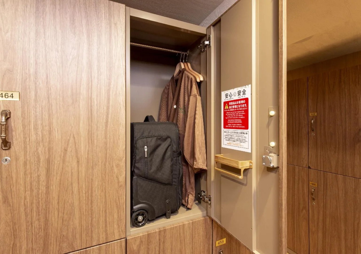 Capsule Hotel Anshin Oyado Premier Resort Kyoto Shijo Karasuma