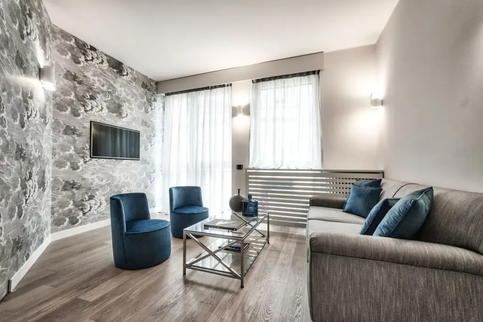 Como Lake Suites