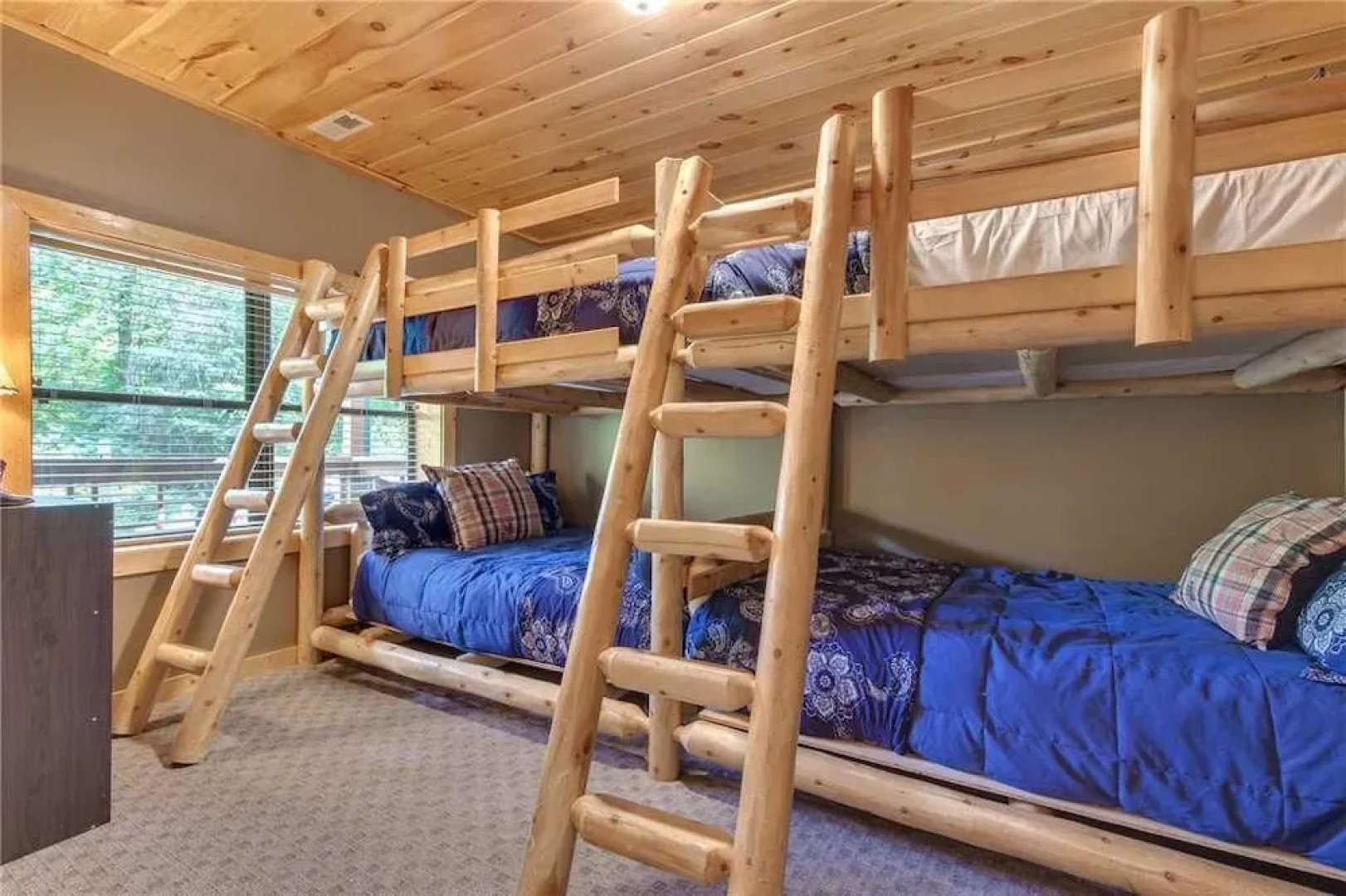 Stonebrook Lodge - Four Bedroom Cabin