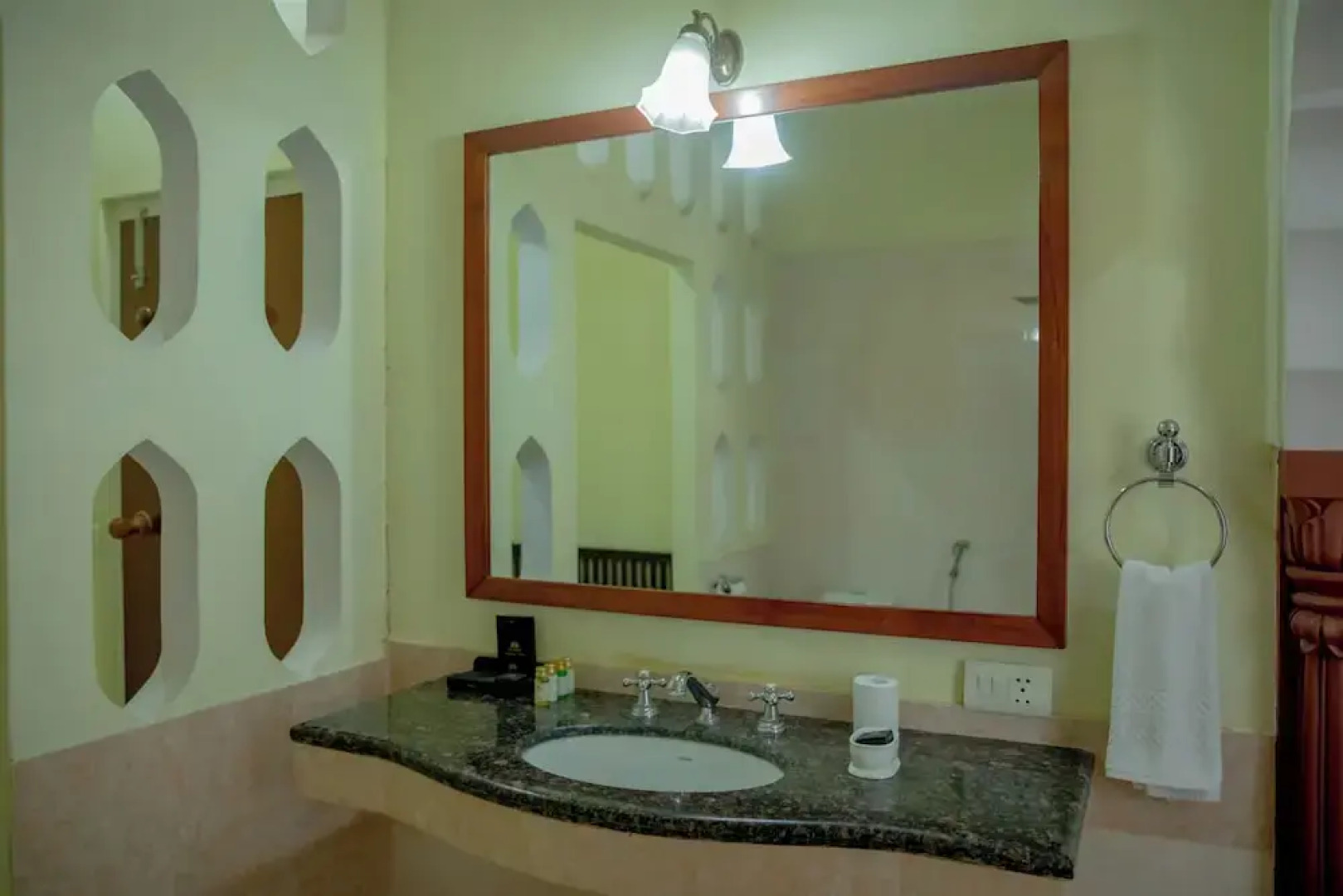 Shahpura Abhaneri Resort