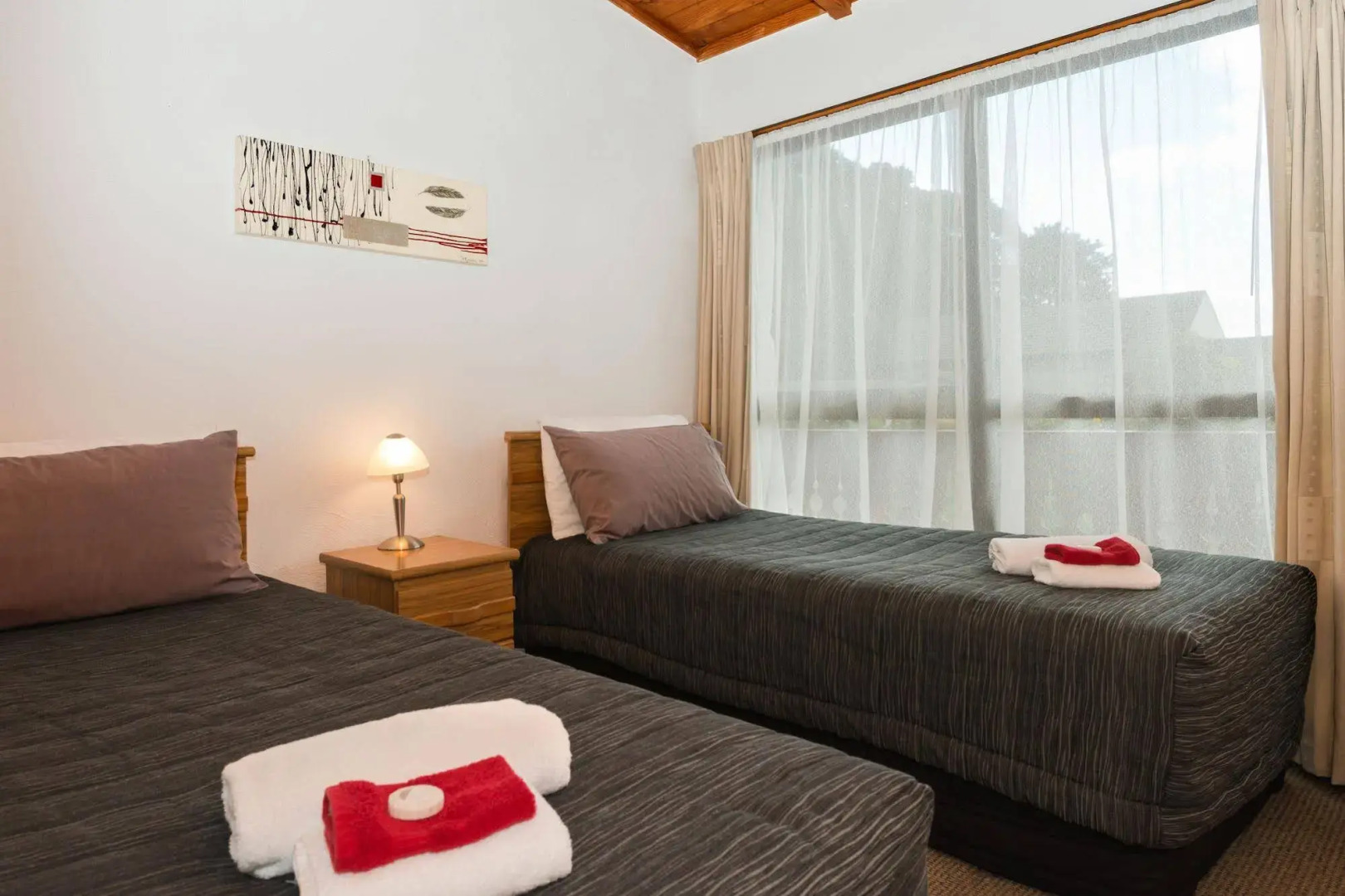 Swiss Chalet Lodge Motel