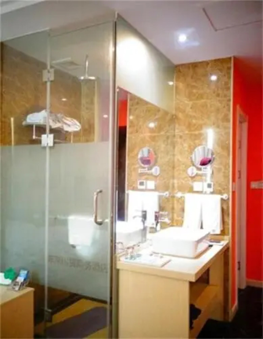 Kaifeng Dongjing Guomao Business Hotel