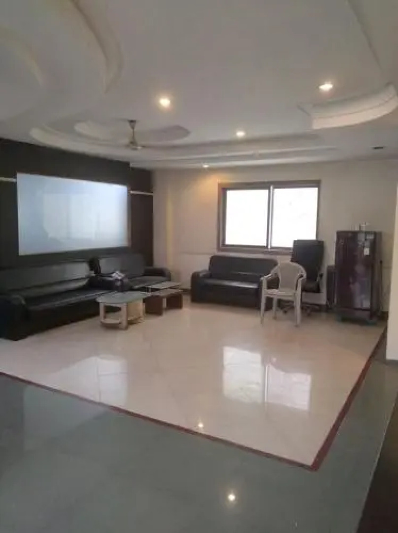 Capital O 82556 Hotel Pride