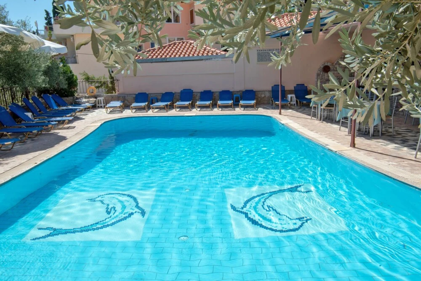 Kleoni Club Hotel & Apartments