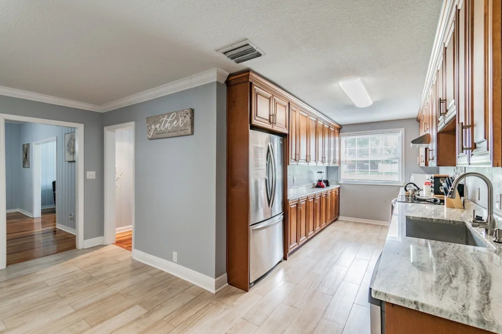 A Large Tropical 7 Bedroom Estate by RedAwning