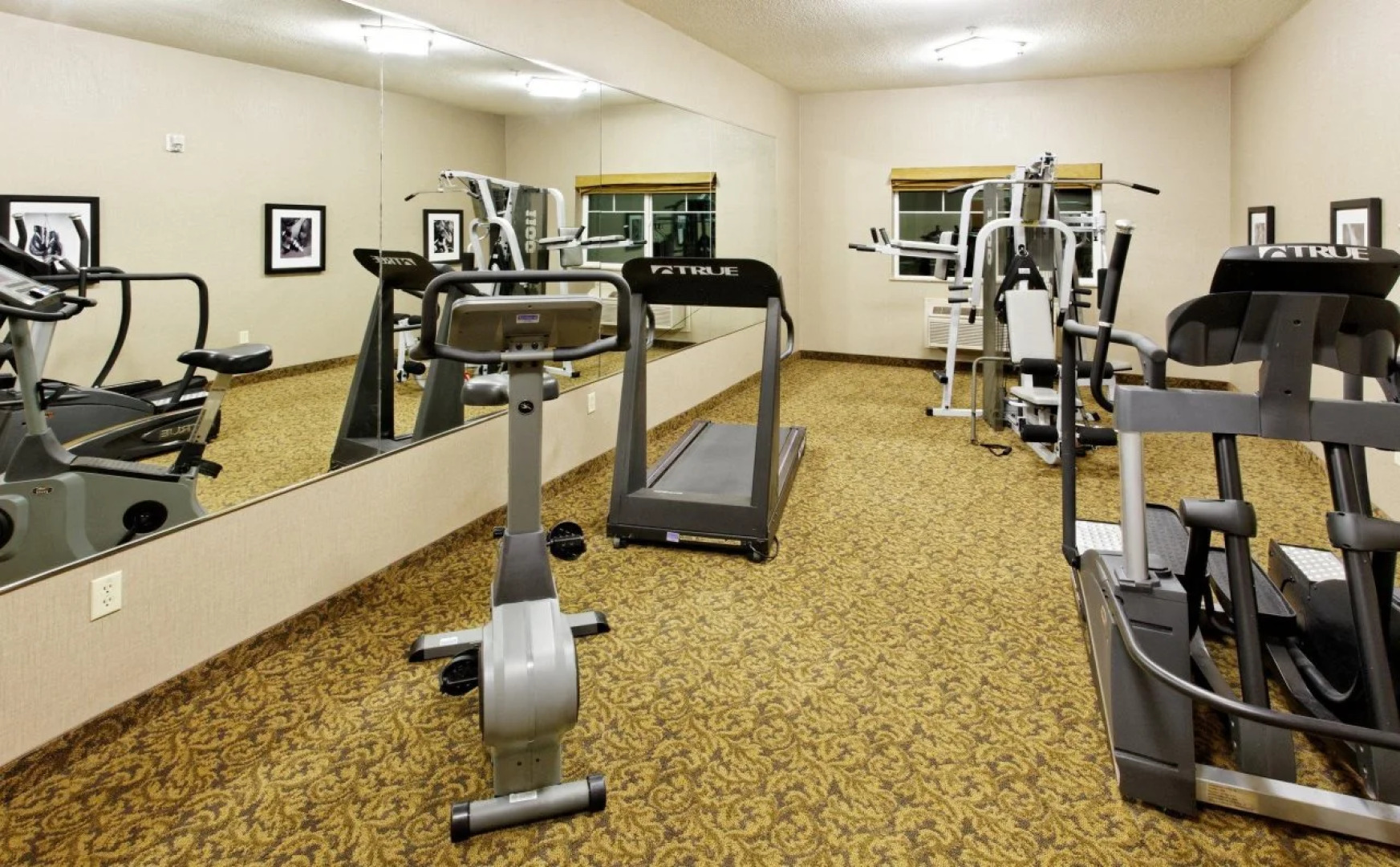 Holiday Inn Express & Suites Canyonville