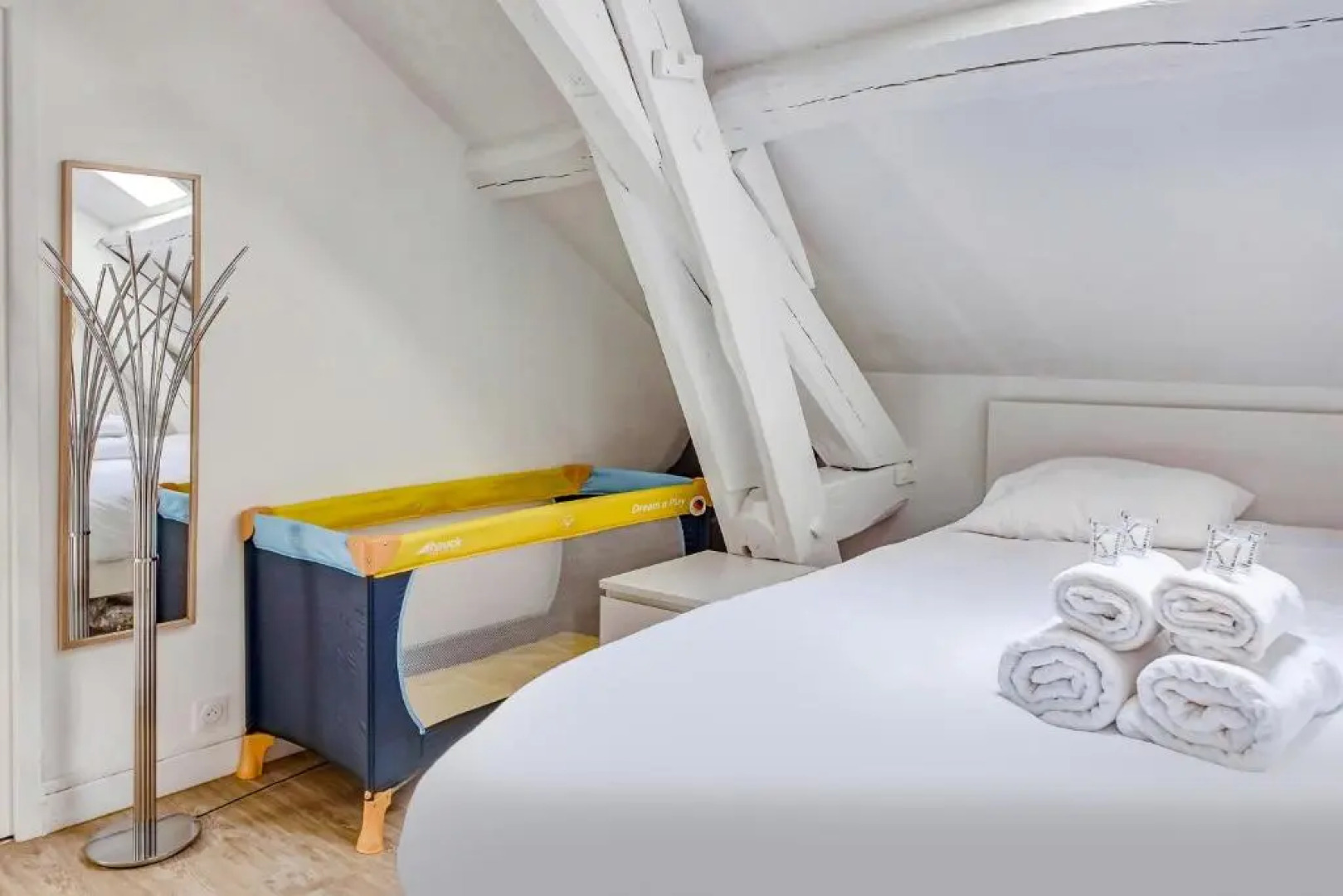 Escale pro & détente à 3 min de la gare - Parking - WIFI - PS4