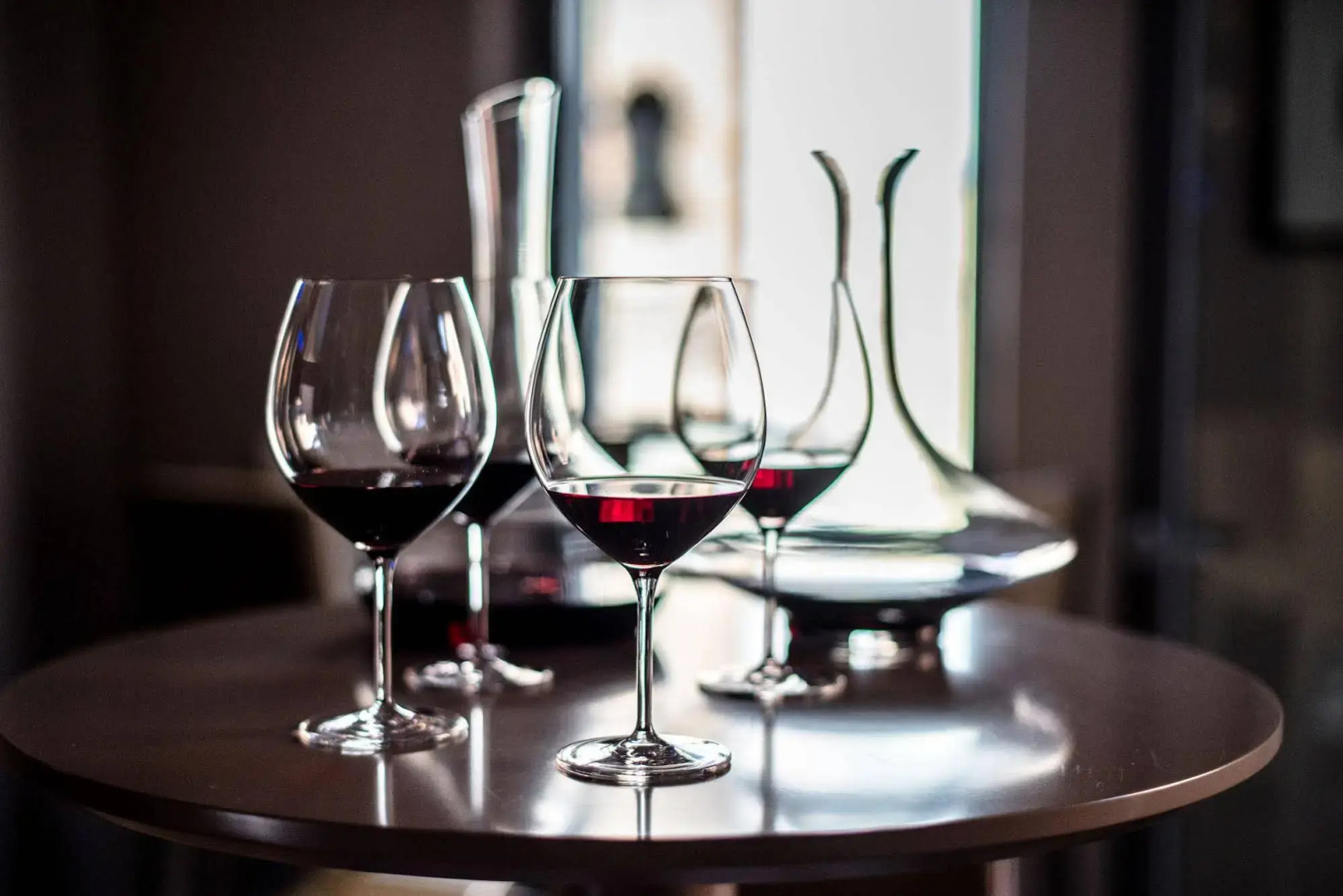 Uve Rooms & Wine Bar