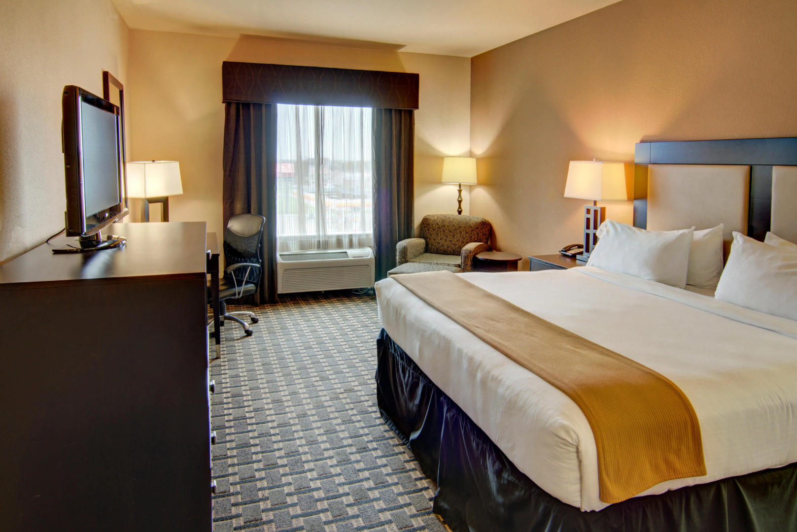 Holiday Inn Express & Suites Paris, Texas by IHG