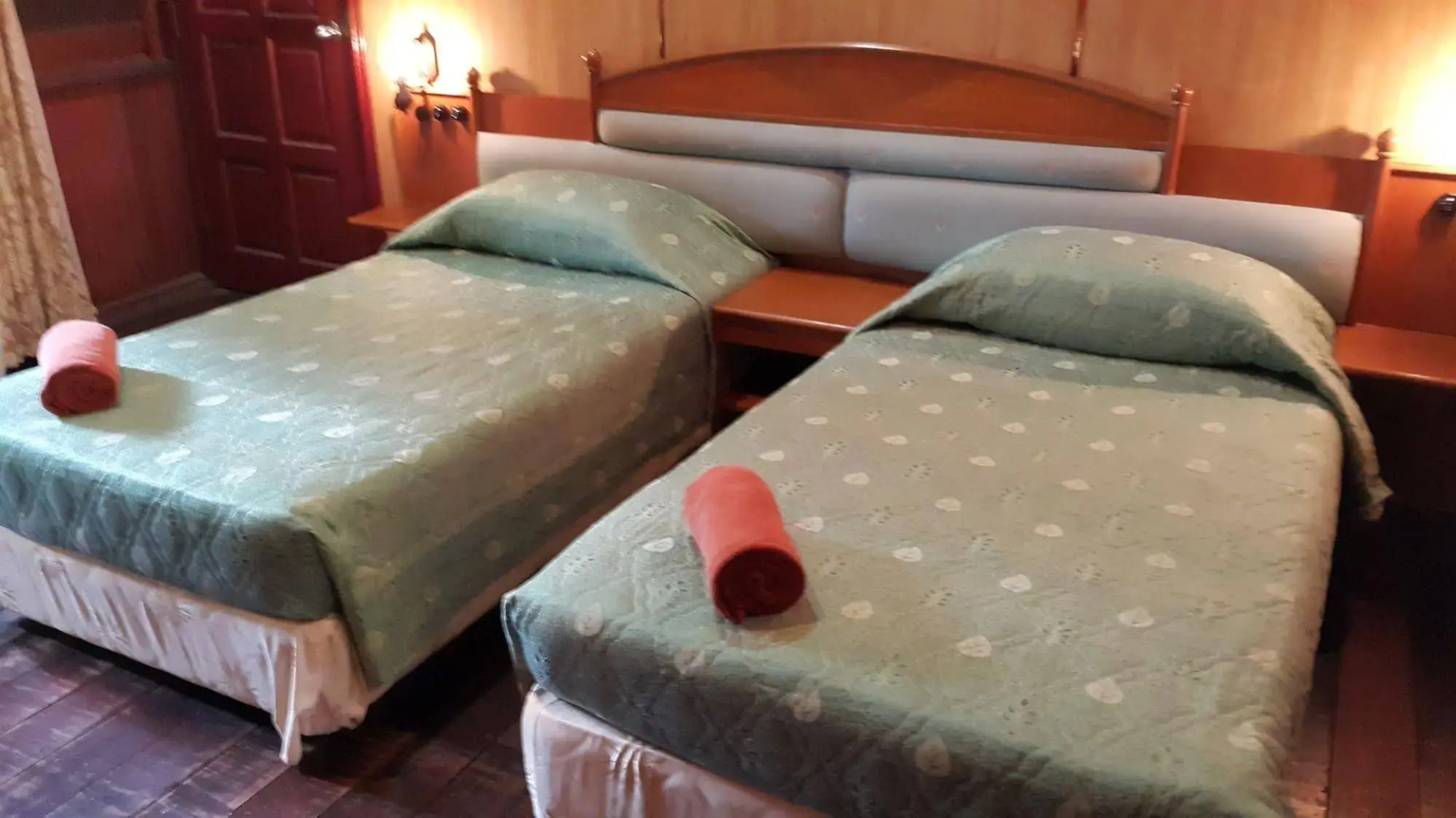 Kampung Tok Senik Hotel