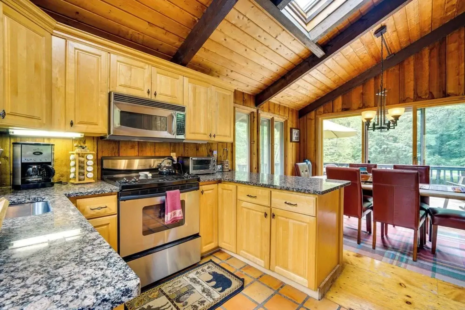 Jamaica Vacation Home w/ Deck: 8 Mi to Skiing!